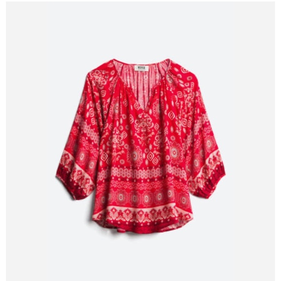 Comfortable and breathy, mati billow sleeve top! - Picture 3 of 4